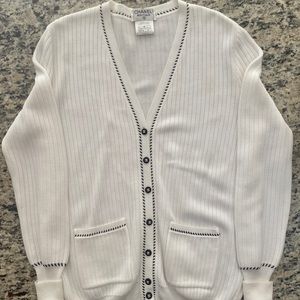 Vintage Chanel Cardigan in PERFECT condition. Size 40/ L